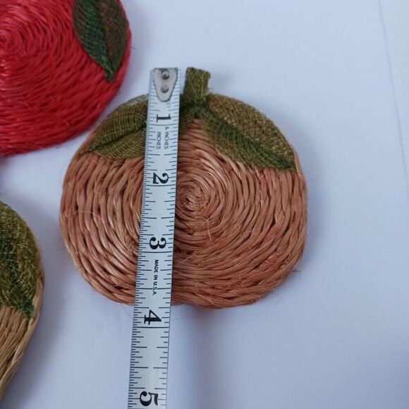 Vintage 4pcs Wicker Fruit Coasters - Picture 6 of 10